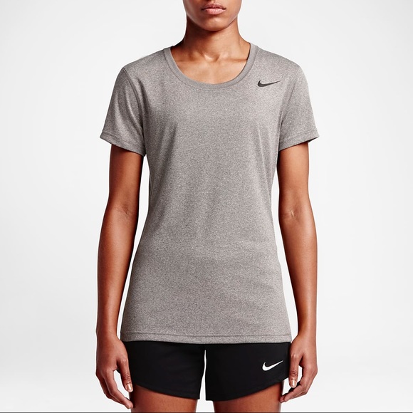 Women’s Nike Dri-Fit Legend Training Top, Medium NWT - Picture 1 of 6